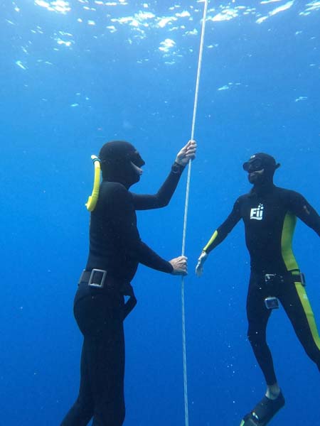 freediving course with student and instructor