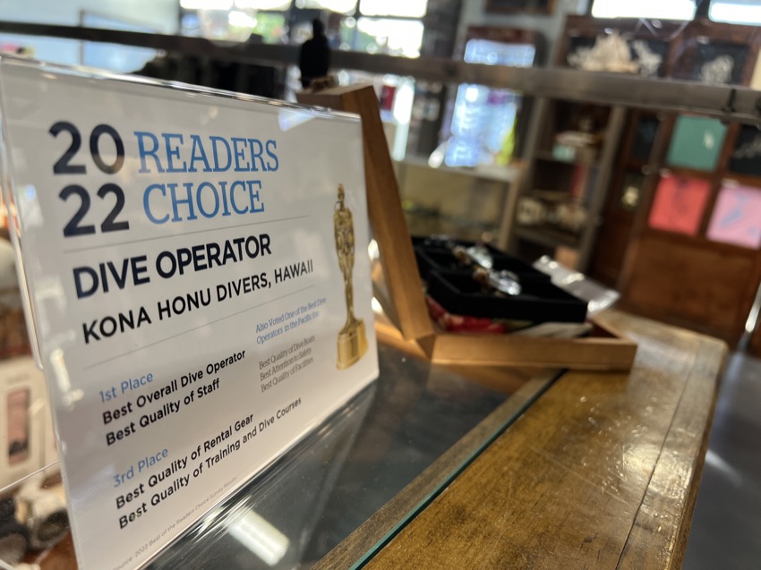 readers choice award displayed inside a dive shop